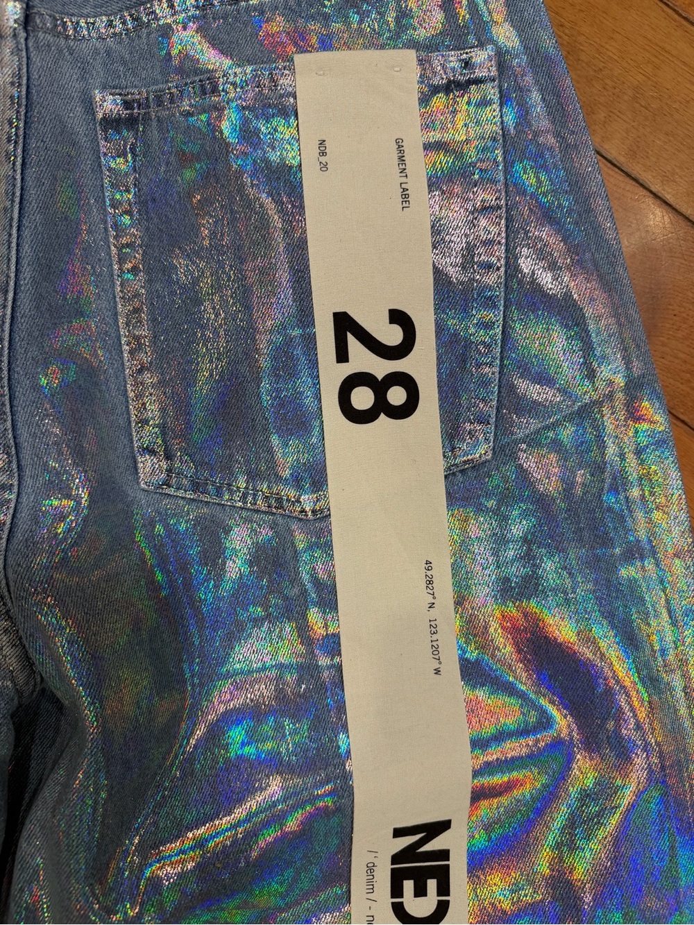 NWT Neon Denim Leroy Coated Wide-Leg Jeans Holographic Silver 28 - Picture 11 of 15